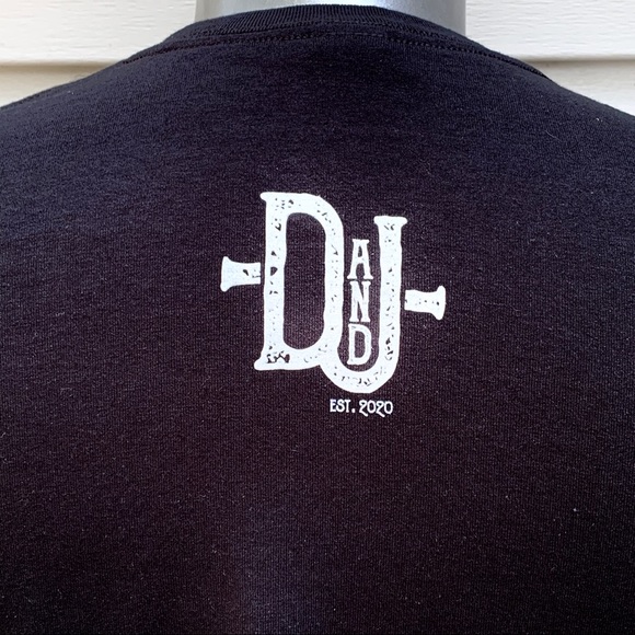 6’ FEET Hand And Cross Bones Tee Shirt - Picture 7 of 11